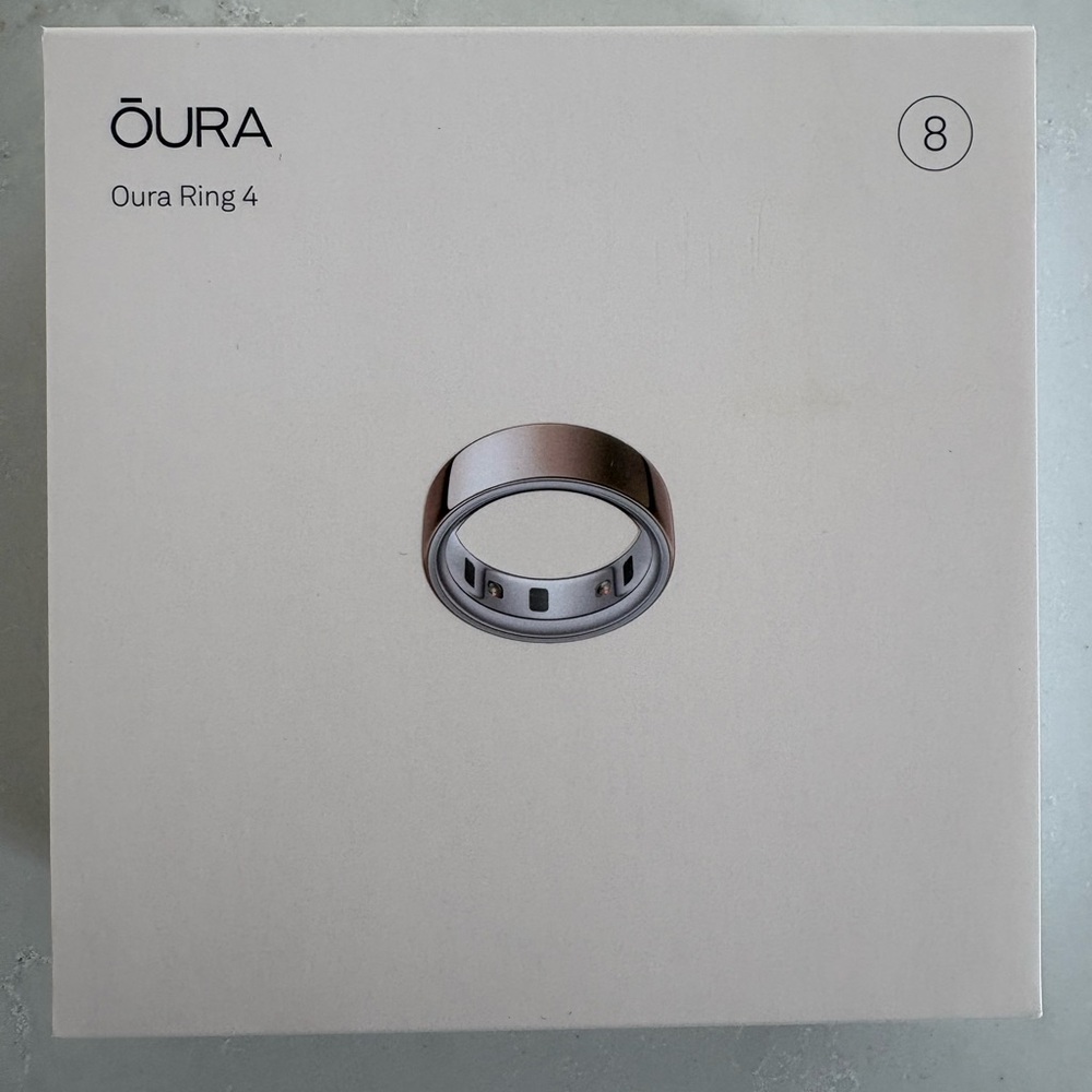 Oura Ring 4 in Rose Gold